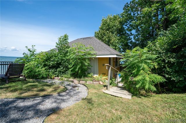 4904 Lake Shore Road, Hamburg, NY 14075