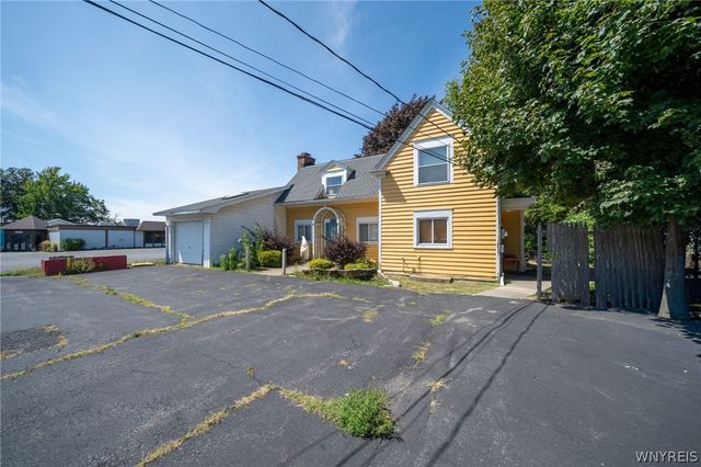 4904 Lake Shore Road, Hamburg, NY 14075
