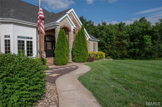 320 Nicole Court, Troy, MO 63379