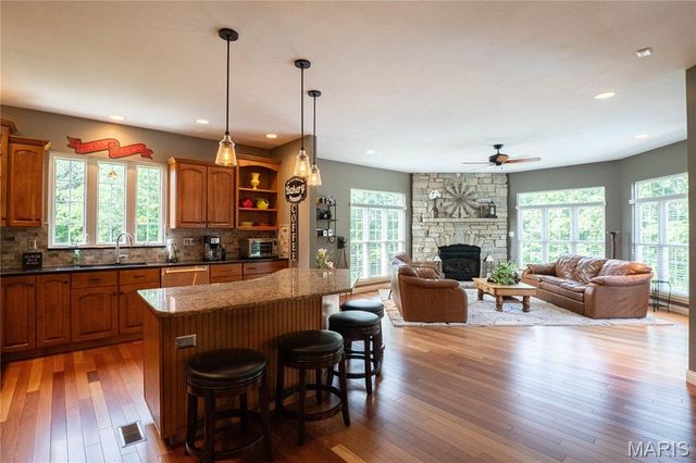 320 Nicole Court, Troy, MO 63379