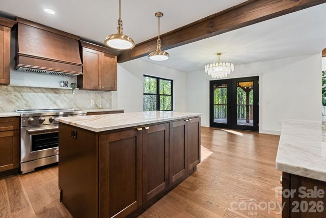 40 Boulder Lane, Hendersonville, NC 28792