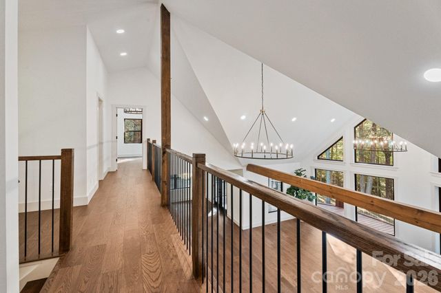 40 Boulder Lane, Hendersonville, NC 28792