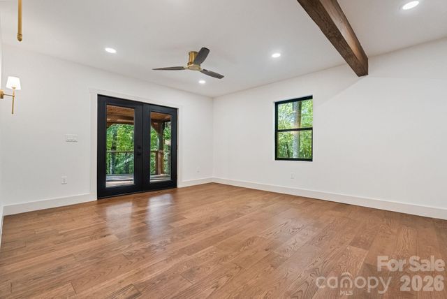 40 Boulder Lane, Hendersonville, NC 28792