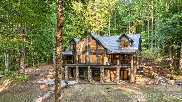 40 Boulder Lane, Hendersonville, NC 28792
