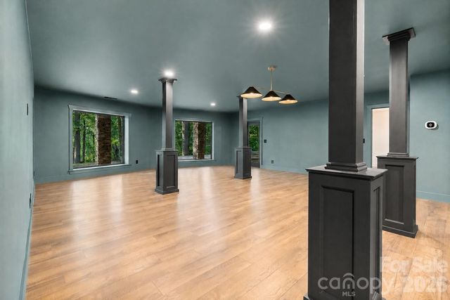 40 Boulder Lane, Hendersonville, NC 28792