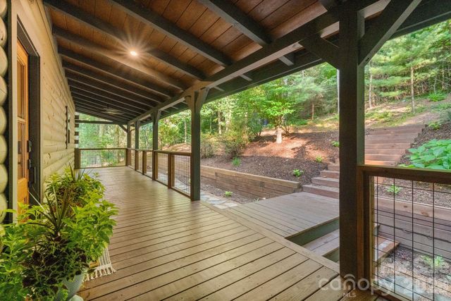 40 Boulder Lane, Hendersonville, NC 28792