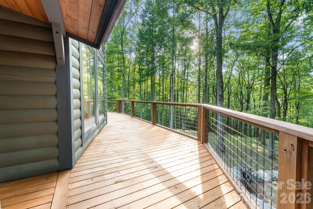 40 Boulder Lane, Hendersonville, NC 28792