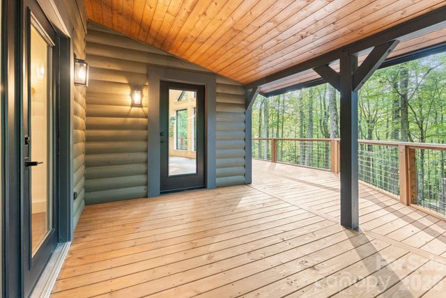 40 Boulder Lane, Hendersonville, NC 28792