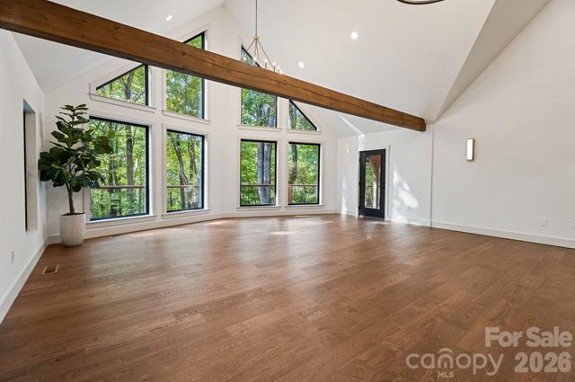 40 Boulder Lane, Hendersonville, NC 28792