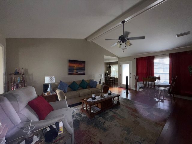 111 Augusta Ave., Midland City, AL 36350