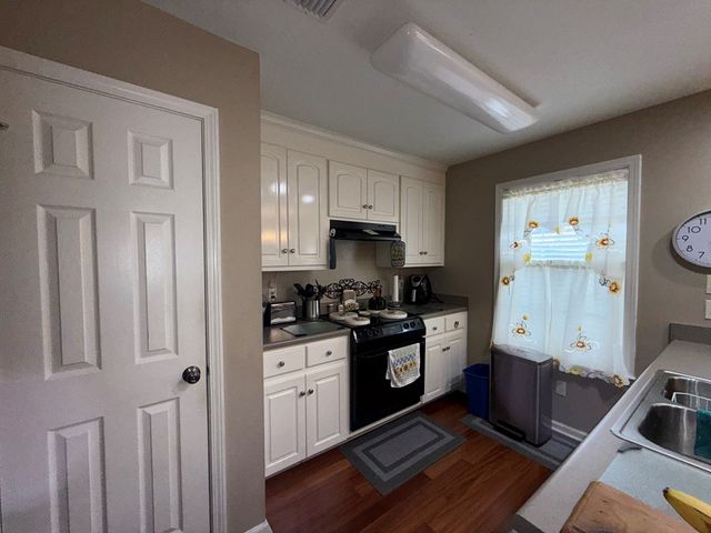 111 Augusta Ave., Midland City, AL 36350