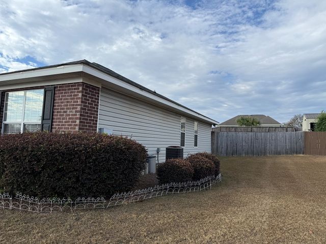 111 Augusta Ave., Midland City, AL 36350