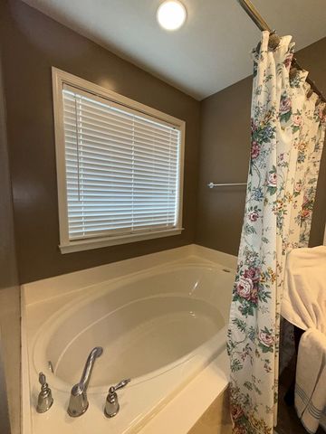 111 Augusta Ave., Midland City, AL 36350