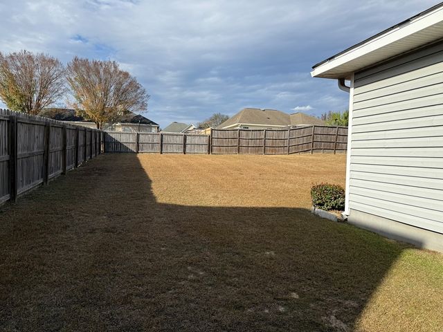 111 Augusta Ave., Midland City, AL 36350