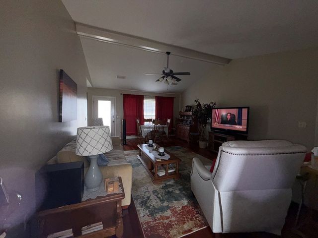 111 Augusta Ave., Midland City, AL 36350