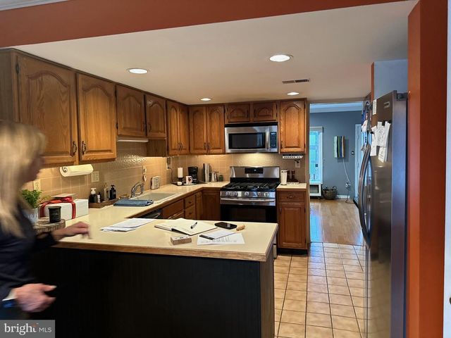 22 MILITIA HILL DR, Chesterbrook, PA 19087