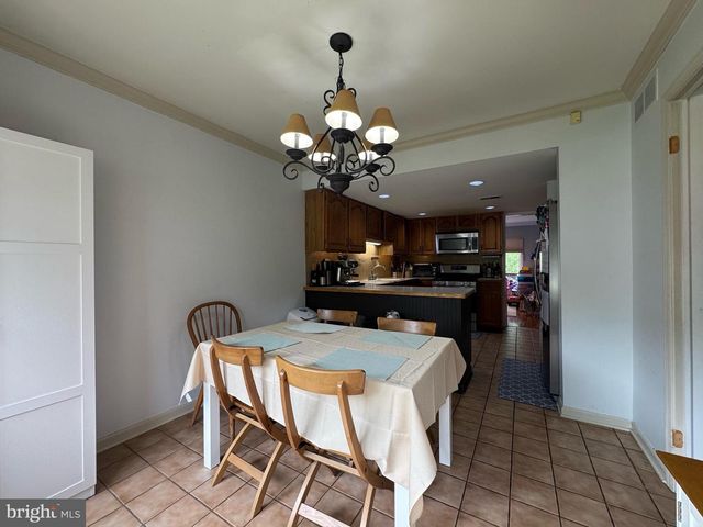 22 MILITIA HILL DR, Chesterbrook, PA 19087