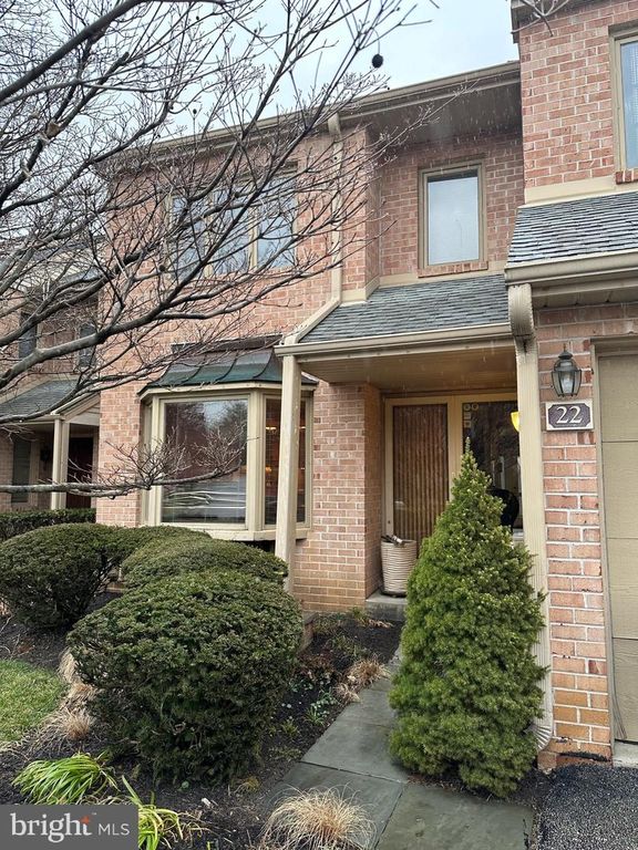 22 MILITIA HILL DR, Chesterbrook, PA 19087