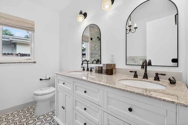 6395 SW 42nd Ter, South Miami, FL 33155