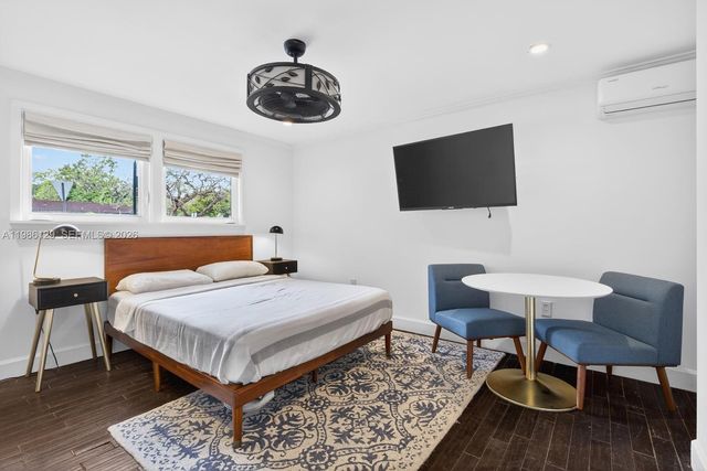 6395 SW 42nd Ter, South Miami, FL 33155