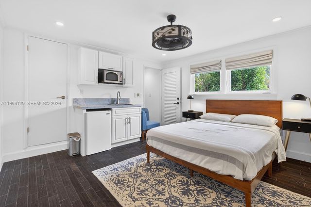 6395 SW 42nd Ter, South Miami, FL 33155