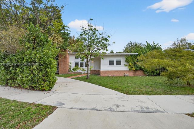 6395 SW 42nd Ter, South Miami, FL 33155