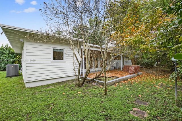 6395 SW 42nd Ter, South Miami, FL 33155