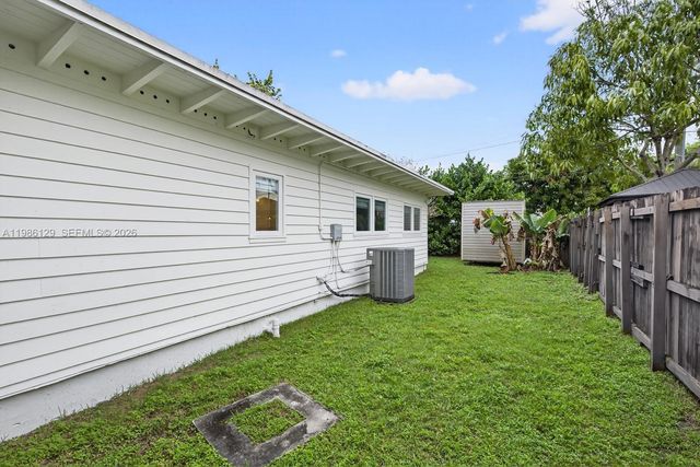 6395 SW 42nd Ter, South Miami, FL 33155