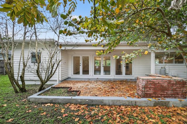 6395 SW 42nd Ter, South Miami, FL 33155