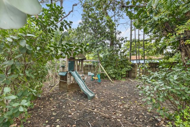 6395 SW 42nd Ter, South Miami, FL 33155