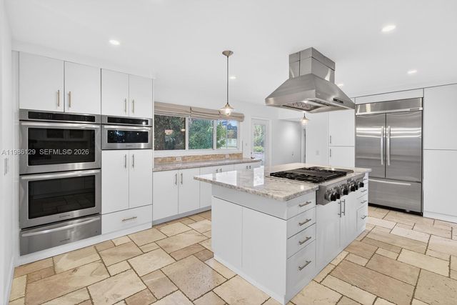 6395 SW 42nd Ter, South Miami, FL 33155