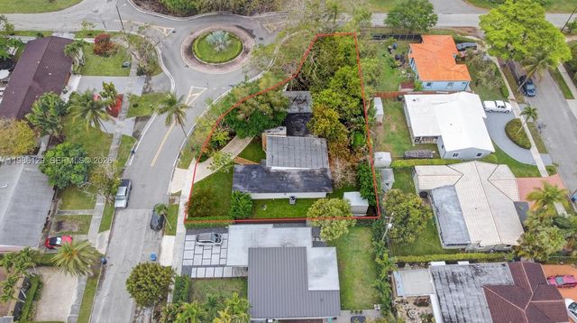 6395 SW 42nd Ter, South Miami, FL 33155