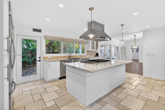 6395 SW 42nd Ter, South Miami, FL 33155