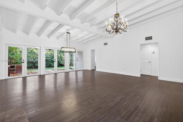 6395 SW 42nd Ter, South Miami, FL 33155