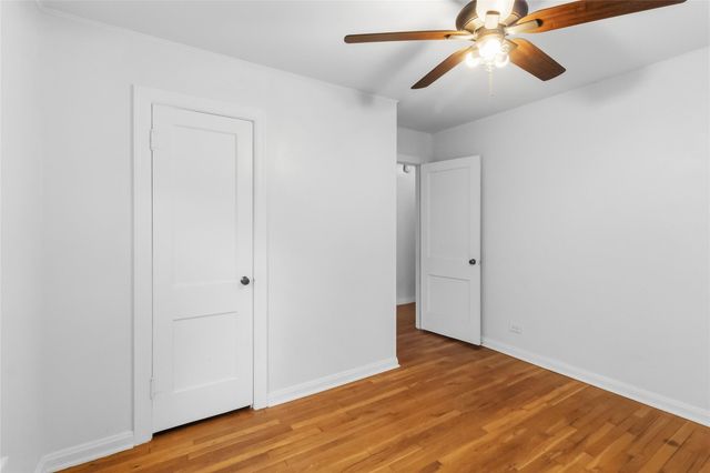 709 NE Tiger LN, Smithville, TX 78957