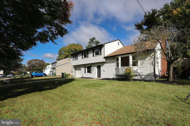 90 KNOLLWOOD DR, Cherry Hill, NJ 08002