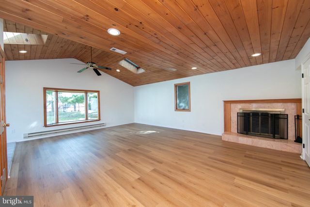 90 KNOLLWOOD DR, Cherry Hill, NJ 08002