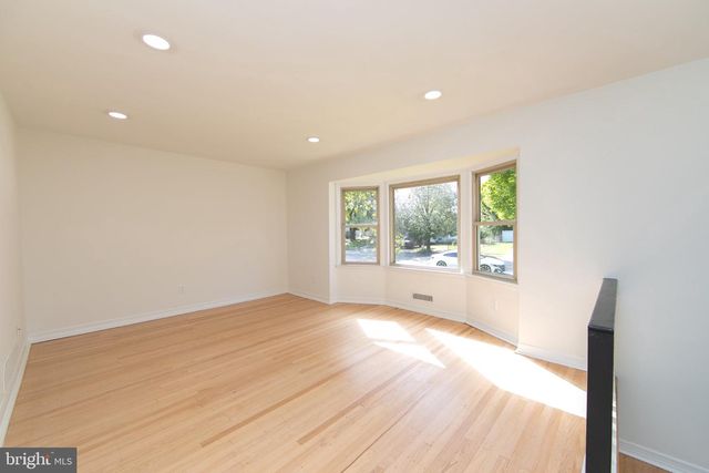 90 KNOLLWOOD DR, Cherry Hill, NJ 08002