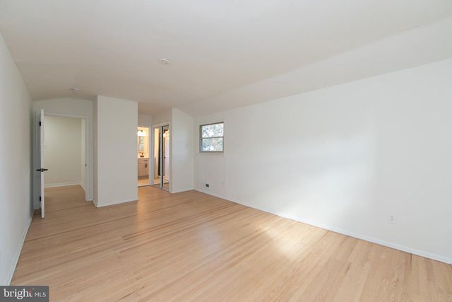 90 KNOLLWOOD DR, Cherry Hill, NJ 08002