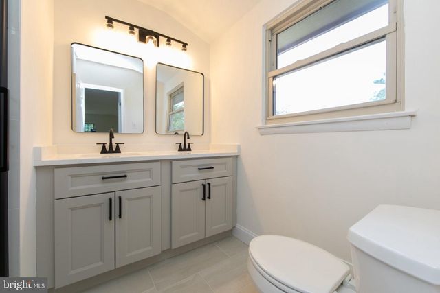 90 KNOLLWOOD DR, Cherry Hill, NJ 08002