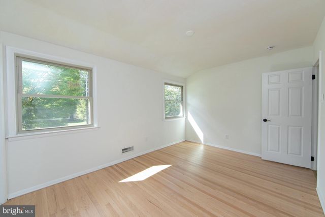 90 KNOLLWOOD DR, Cherry Hill, NJ 08002