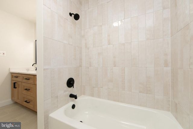 90 KNOLLWOOD DR, Cherry Hill, NJ 08002