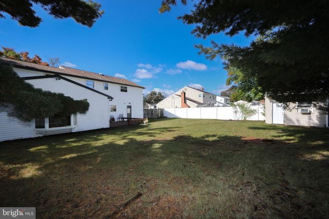 90 KNOLLWOOD DR, Cherry Hill, NJ 08002