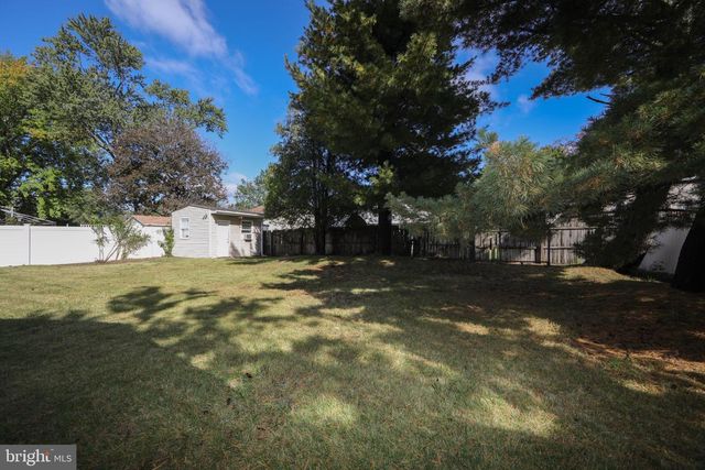 90 KNOLLWOOD DR, Cherry Hill, NJ 08002