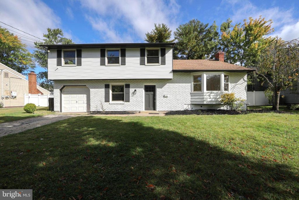 90 KNOLLWOOD DR, CHERRY HILL, NJ 08002 — exterior