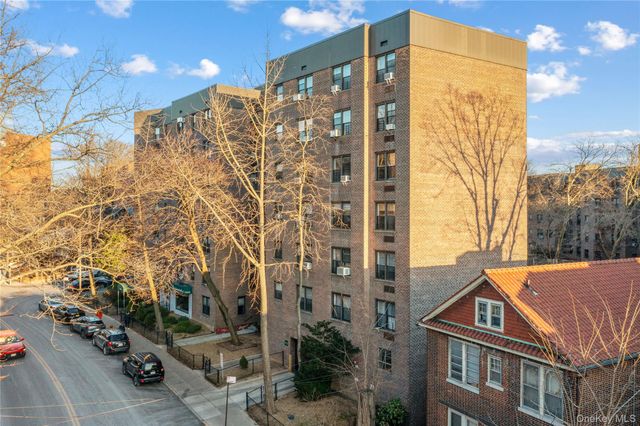 140-10 84th Drive 1B, Briarwood, NY 11435