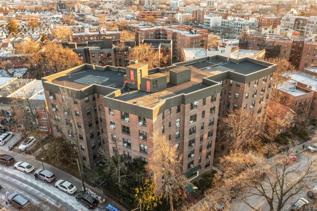 140-10 84th Drive 1B, Briarwood, NY 11435