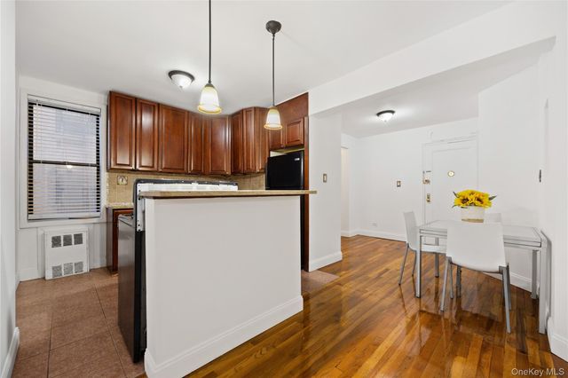 140-10 84th Drive 1B, Briarwood, NY 11435