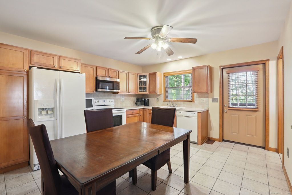 14 Summit Street, Danbury, CT 06810