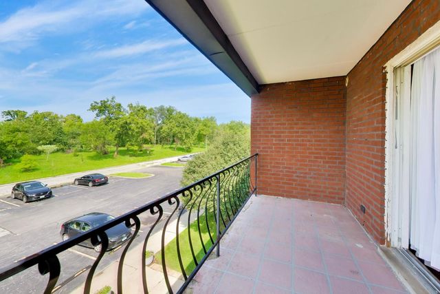 17005 Albany Avenue 202, Hazel Crest, IL 60429